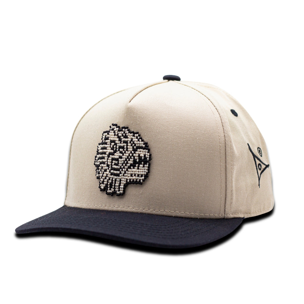 GORRA ARENA NEGRO/ | CABEZA DE QUETZAL - Huari MX